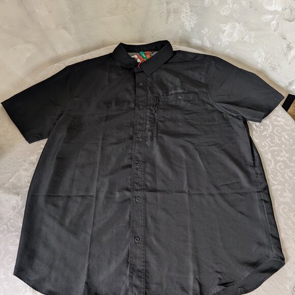 MERRELL Collared Tech Shirt. Quick Dry SPF 30-50. Black. Button Front. - Picture 6 of 8